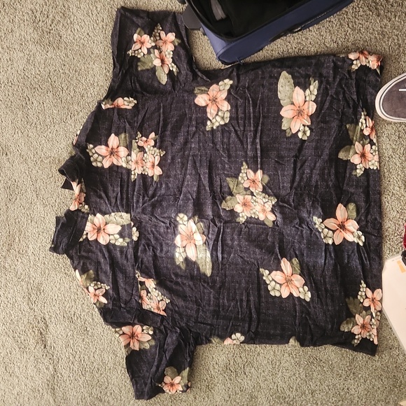 Shirt - Picture 3 of 3